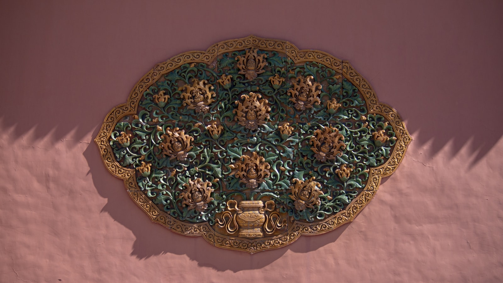 El Carey en las Artes Decorativas: Lujo y Artesanía de Otro Tiempo