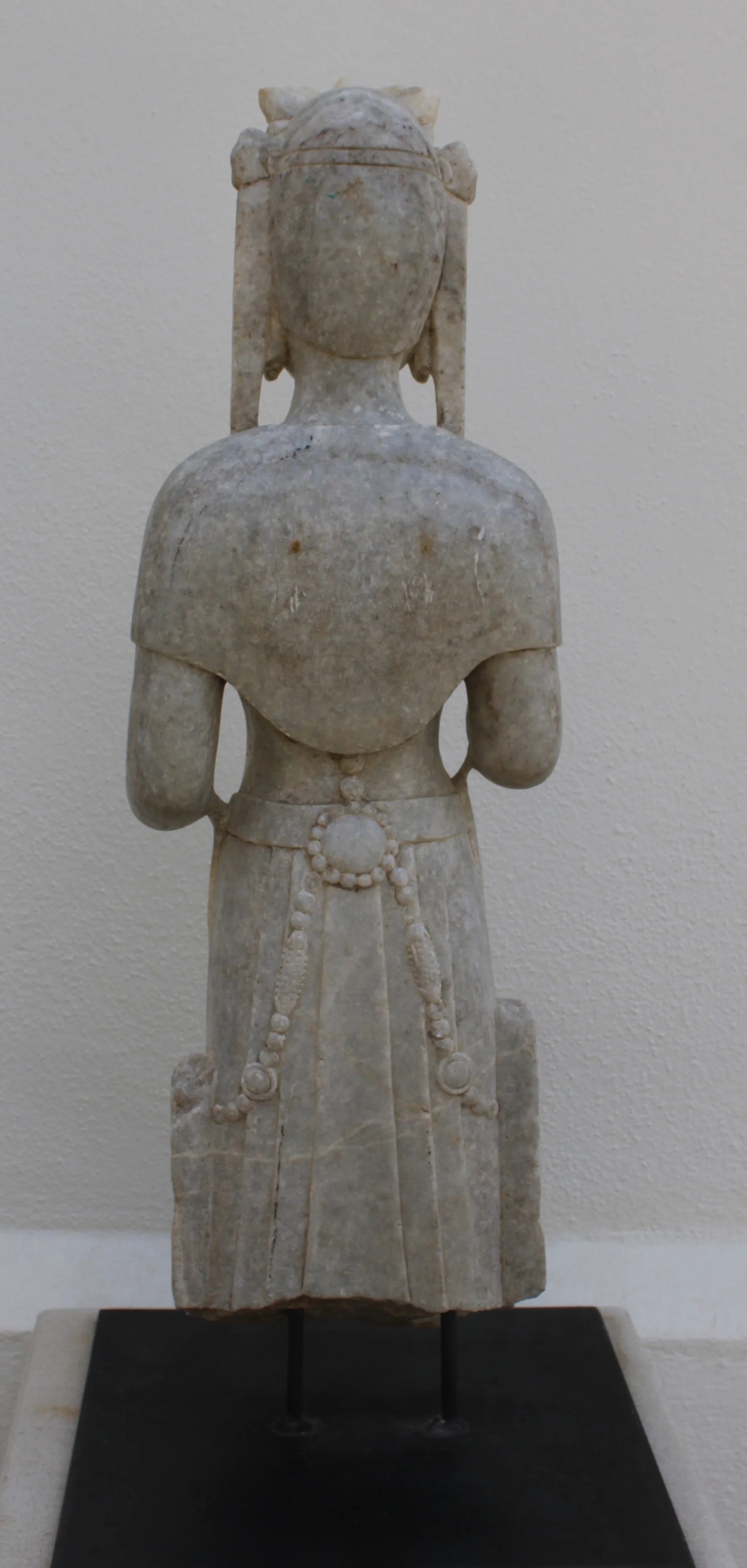 Escultura de Bodhisattva en Mármol