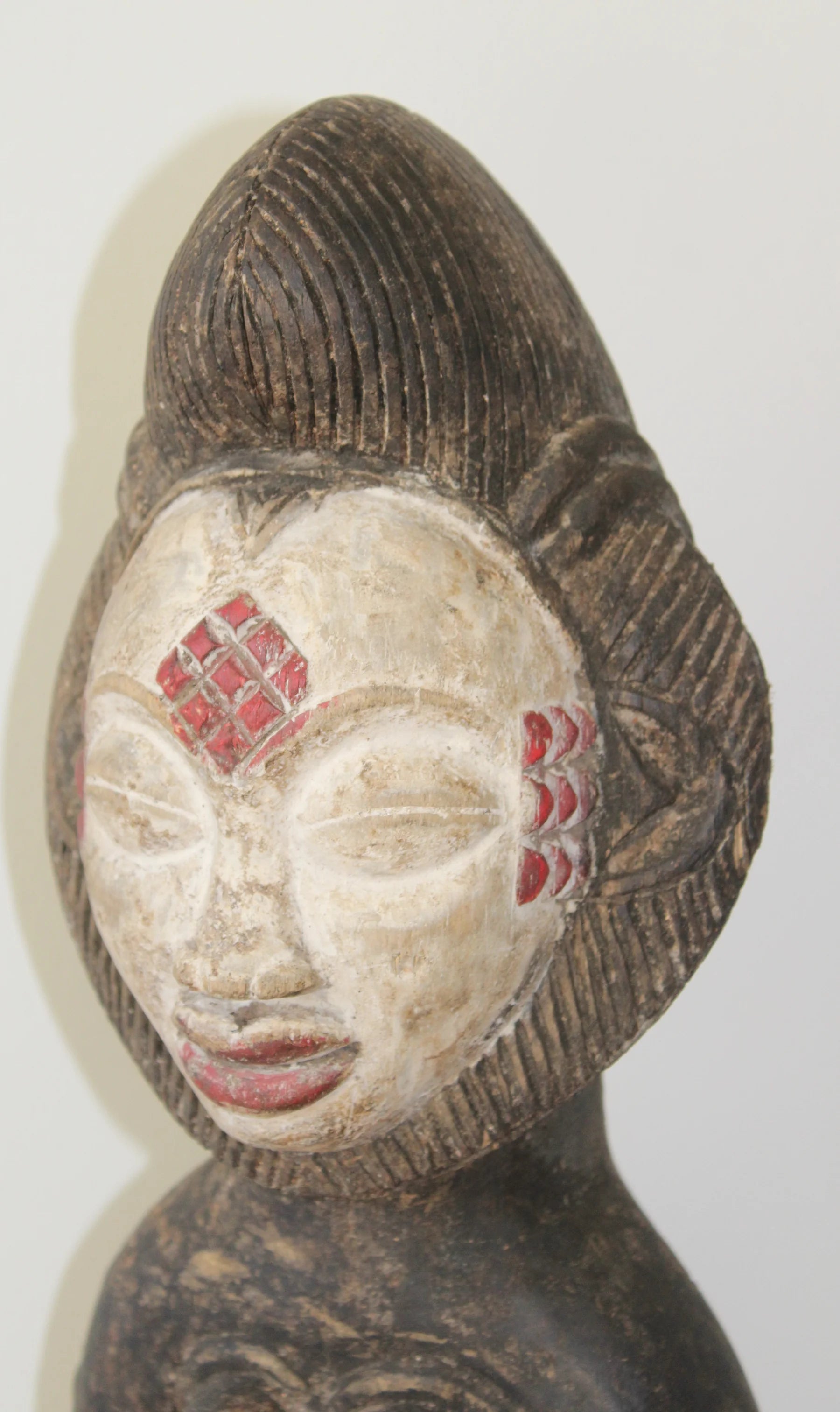 Escultura Punu de Ancestro Femenino