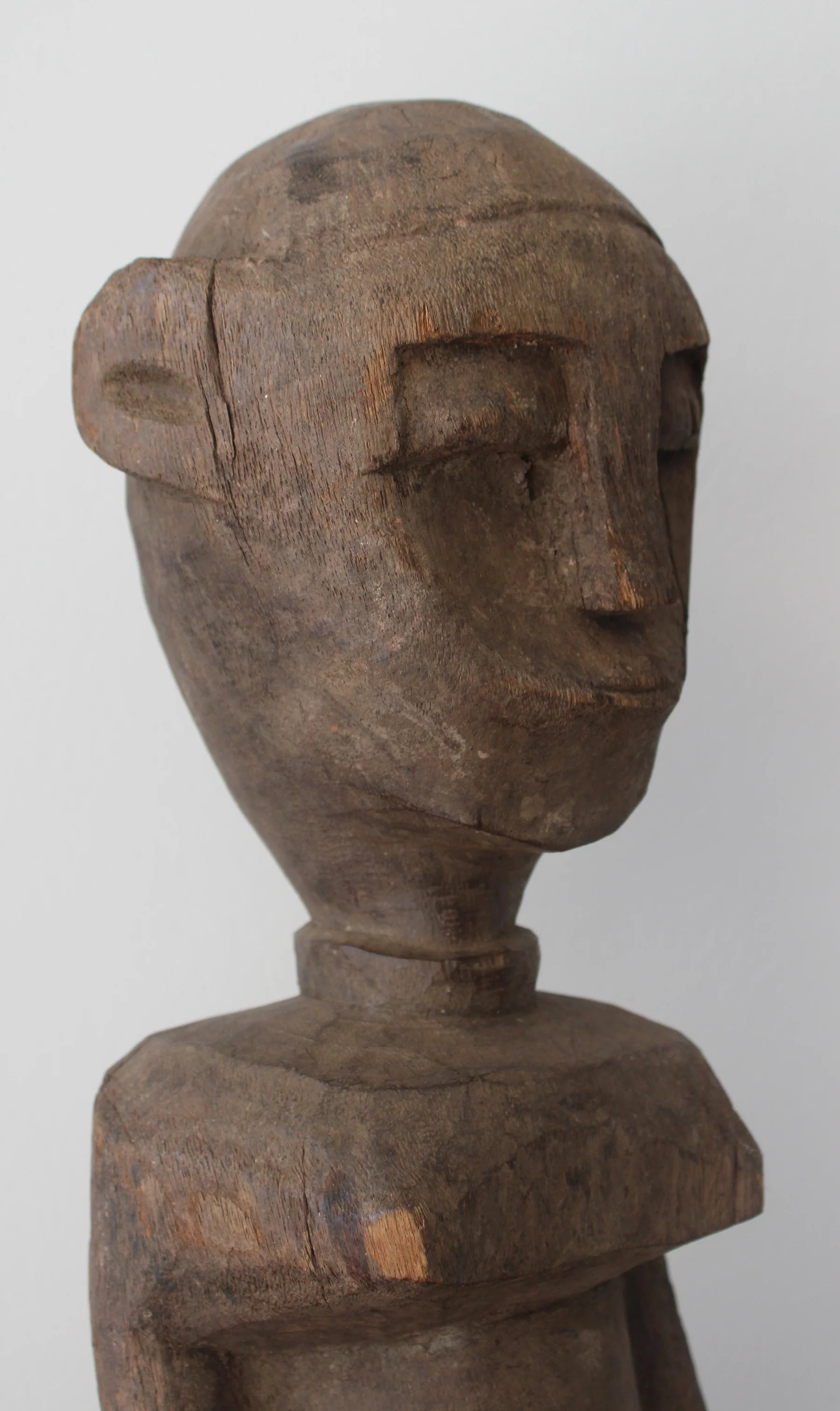Figura Femenina Lobi Bateba