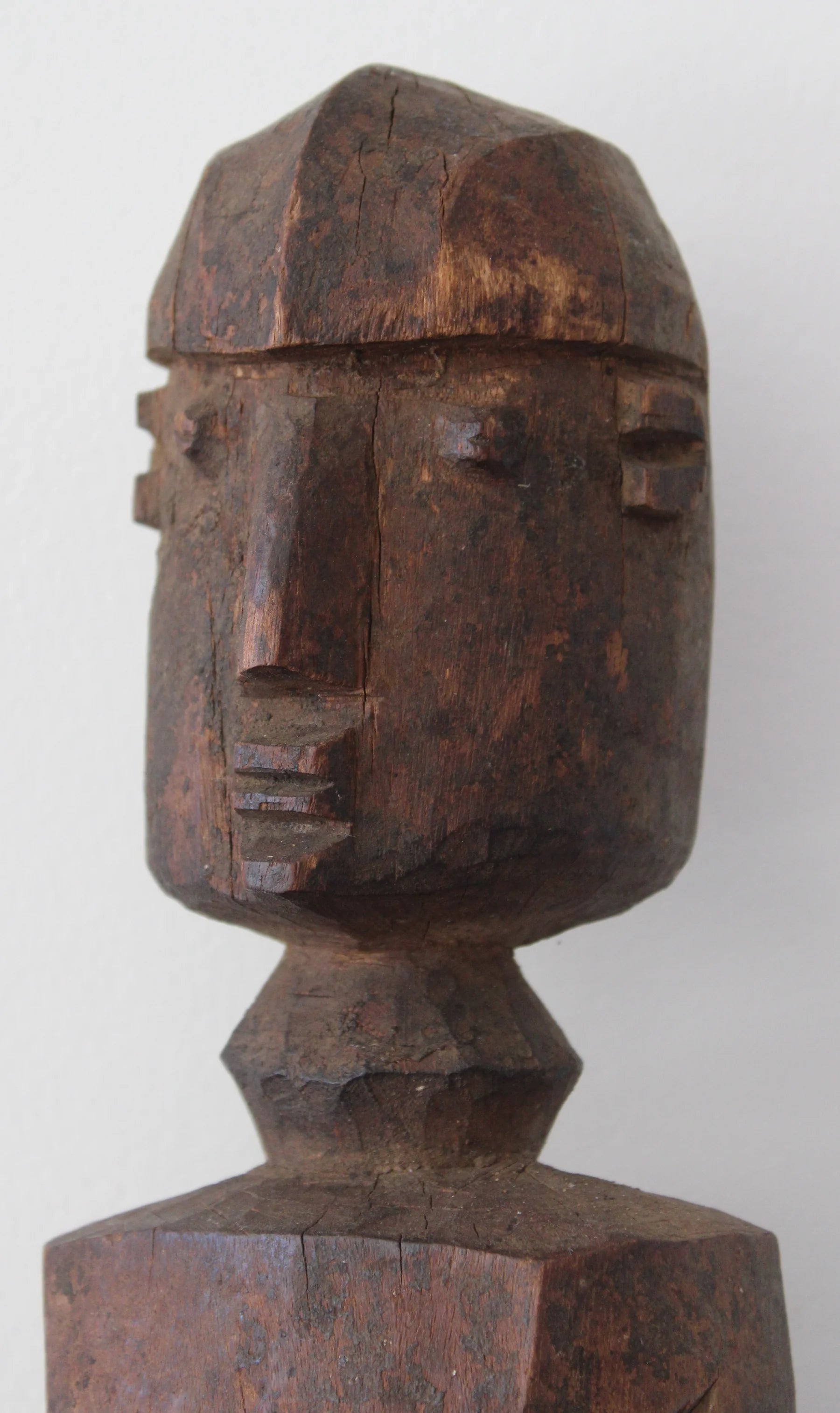 Estatua bateba del grupo lobi