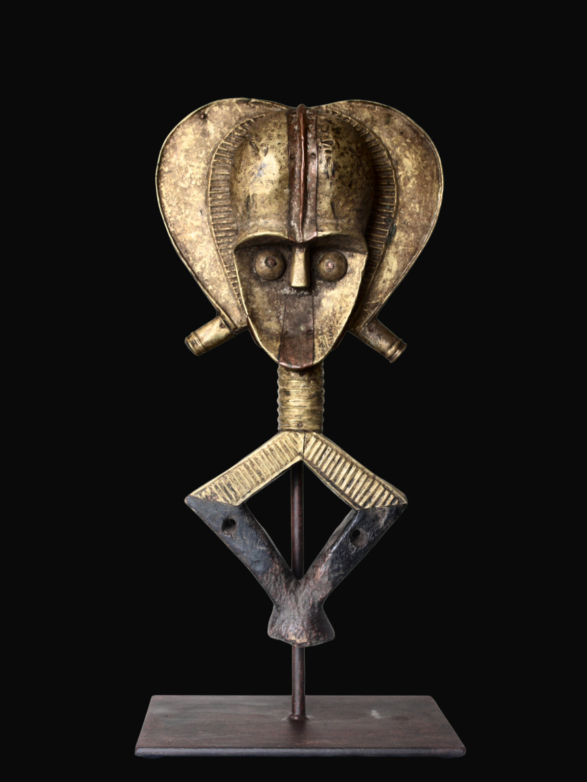Estatua Relicario Kota Mbulu-Ngulu