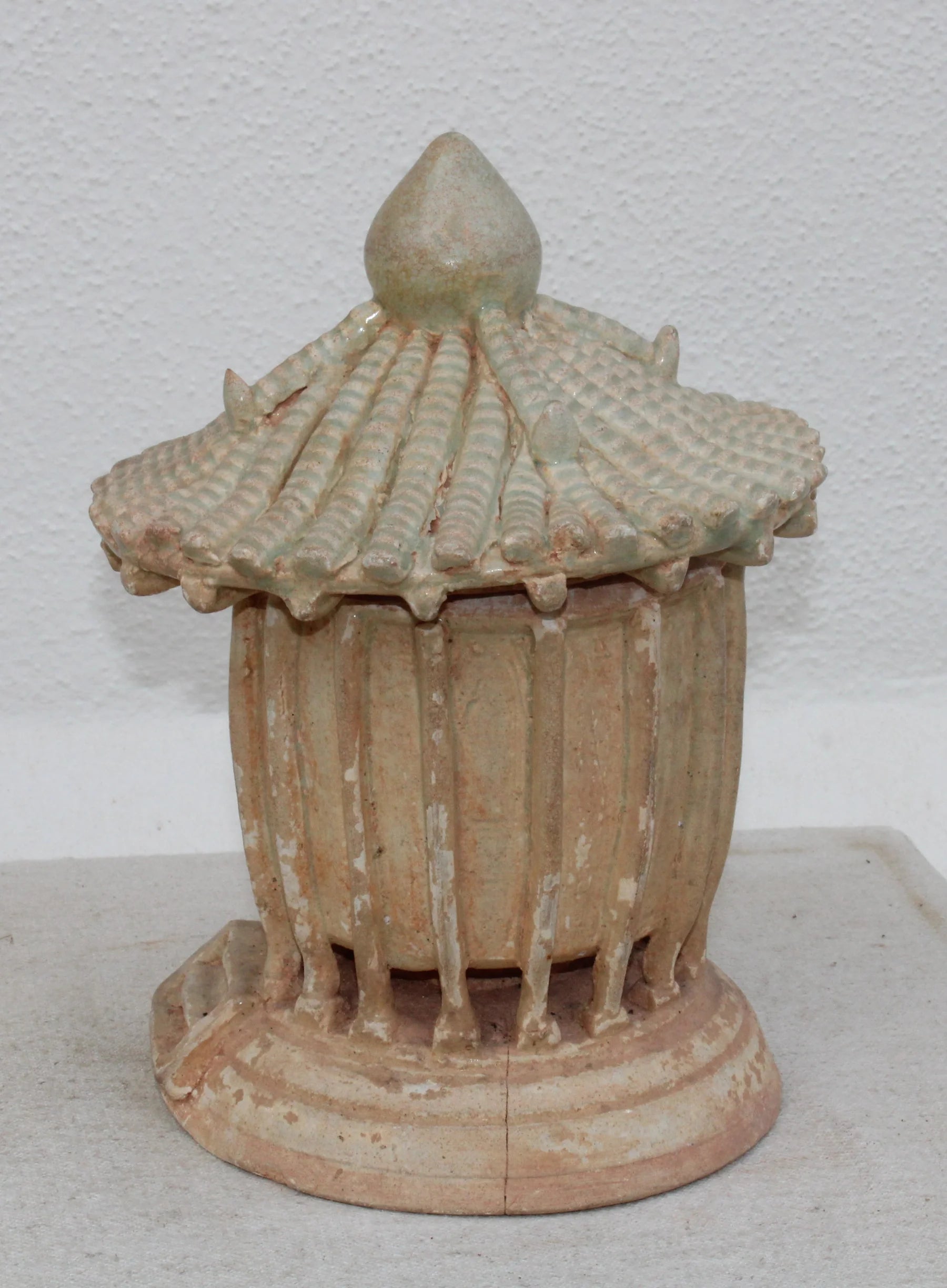 Maqueta de Granero de Cerámica Qingbai