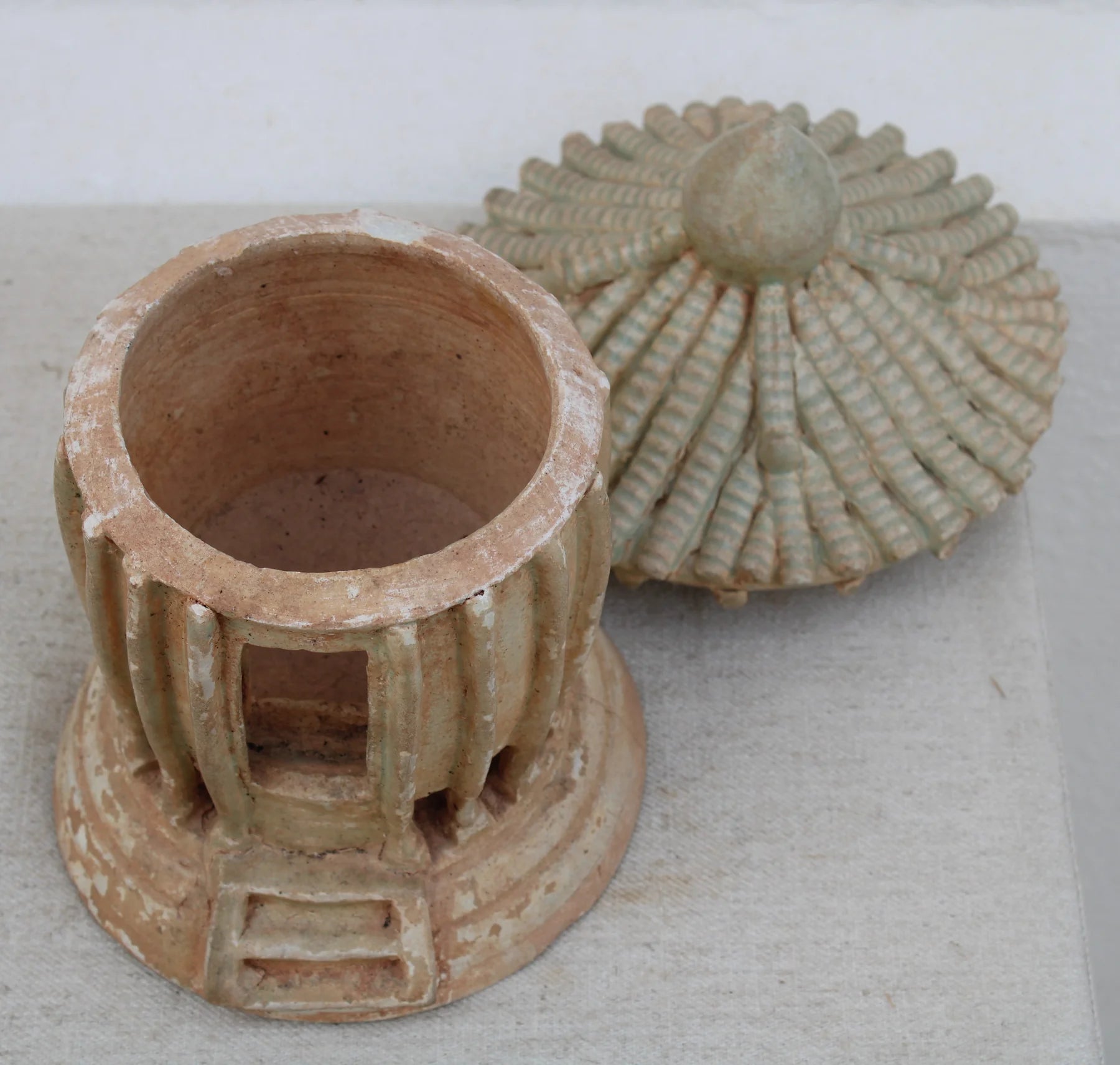 Maqueta de Granero de Cerámica Qingbai