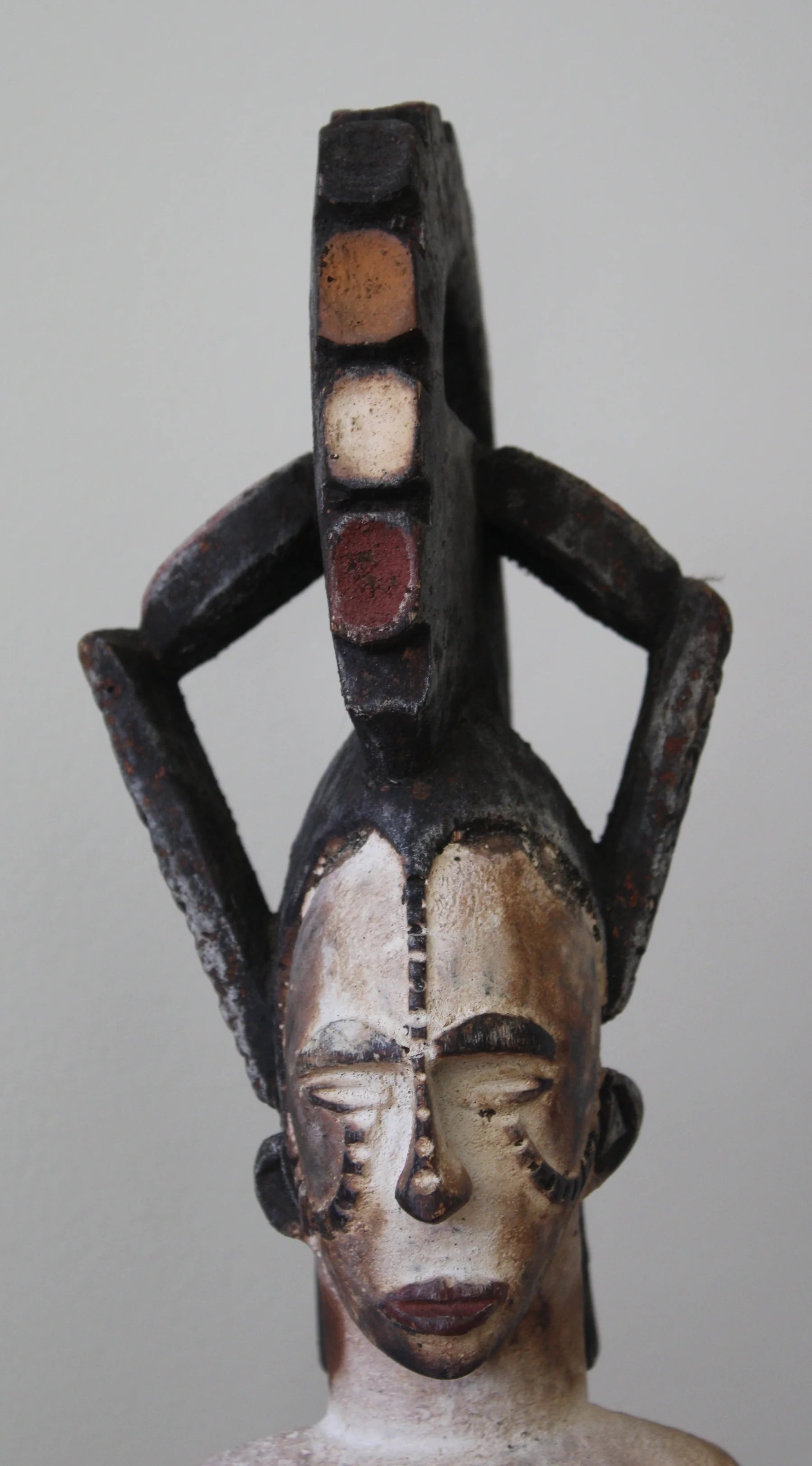 Estatua Femenina Reina Madre Igbo