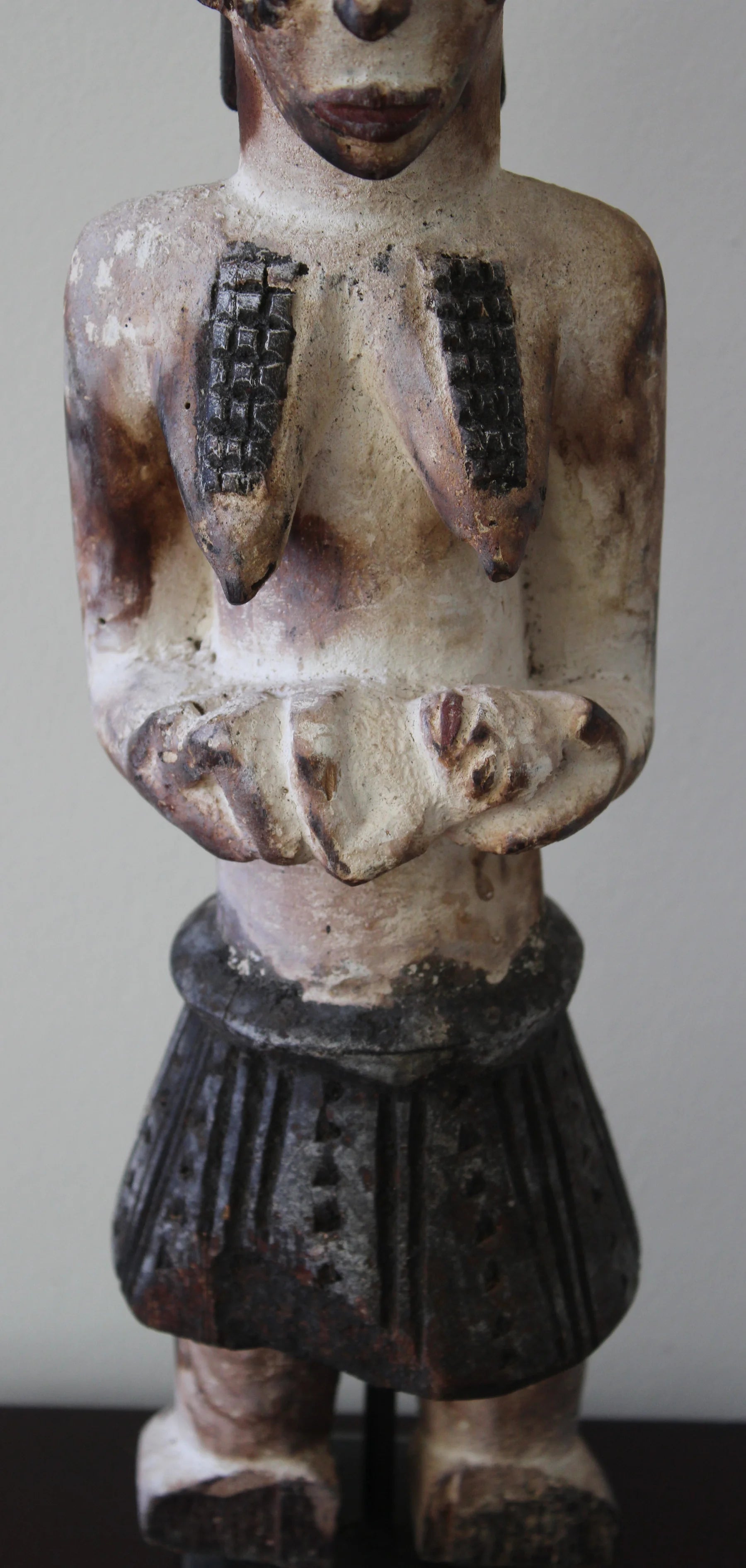 Estatua Femenina Reina Madre Igbo