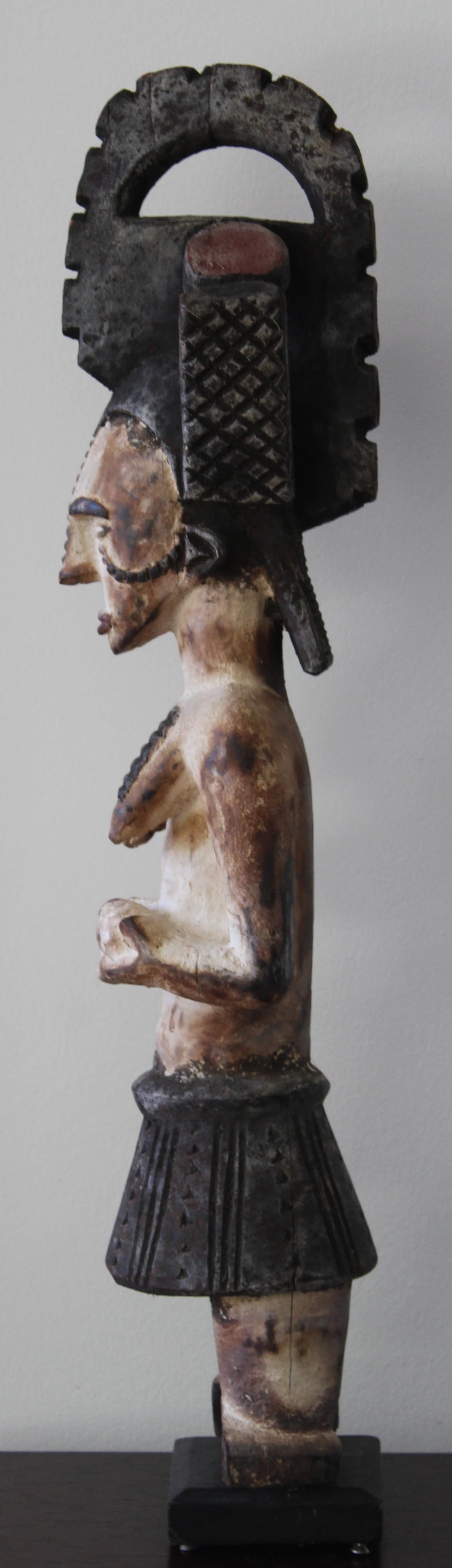 Estatua Femenina Reina Madre Igbo
