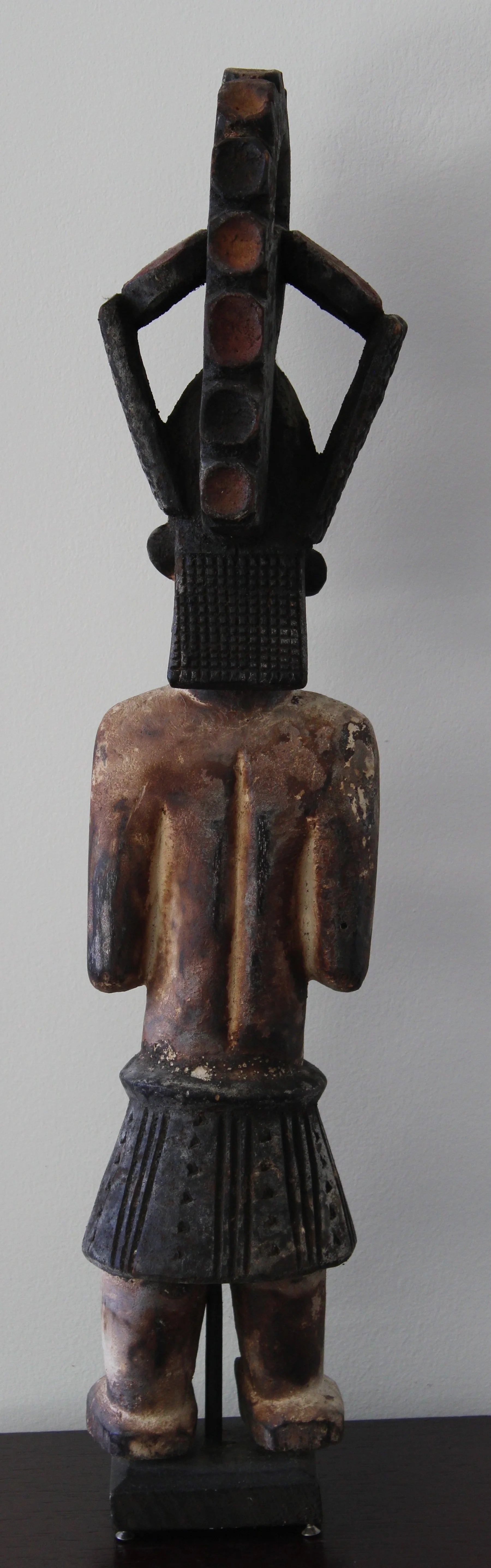 Estatua Femenina Reina Madre Igbo