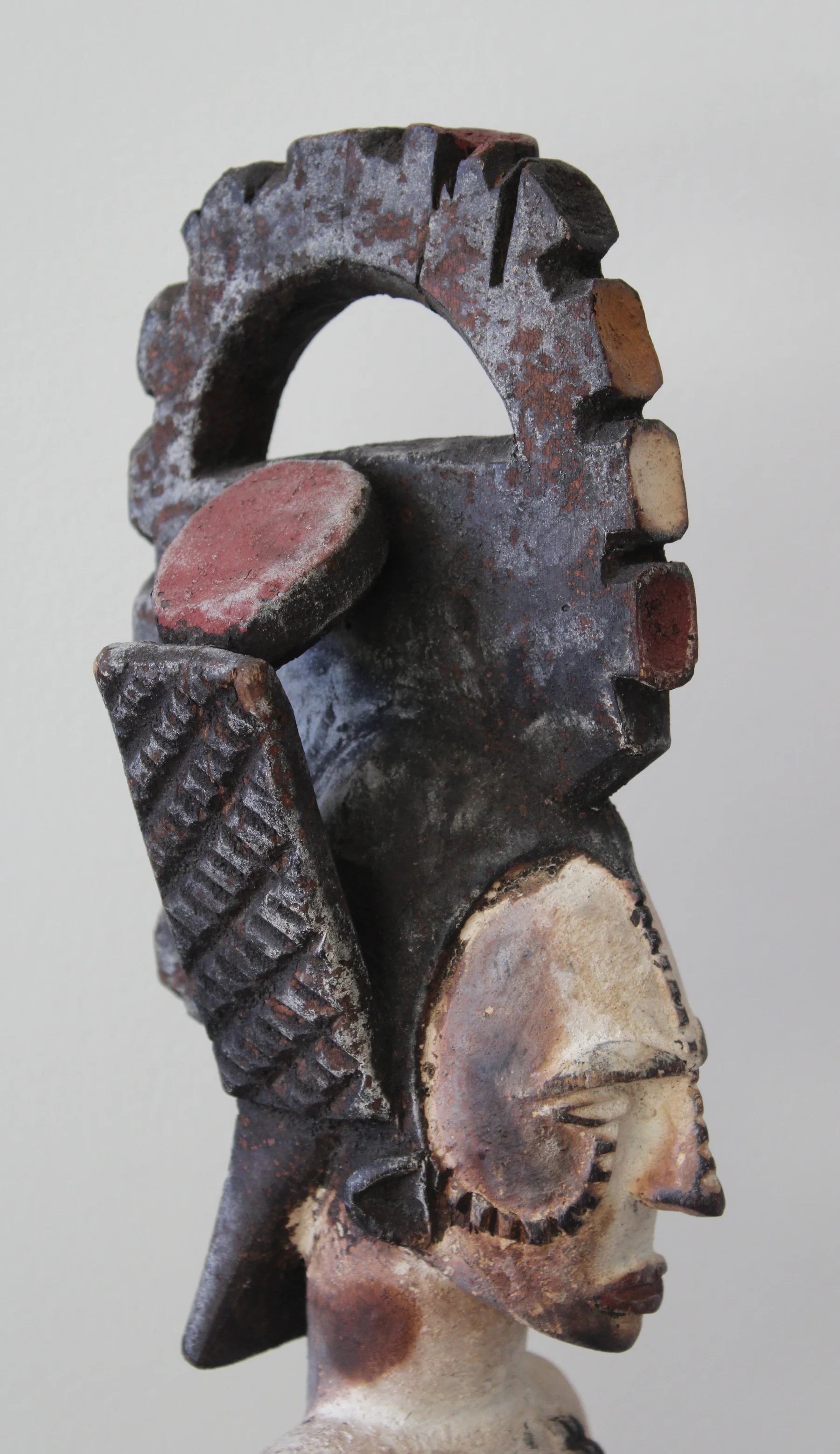 Estatua Femenina Reina Madre Igbo