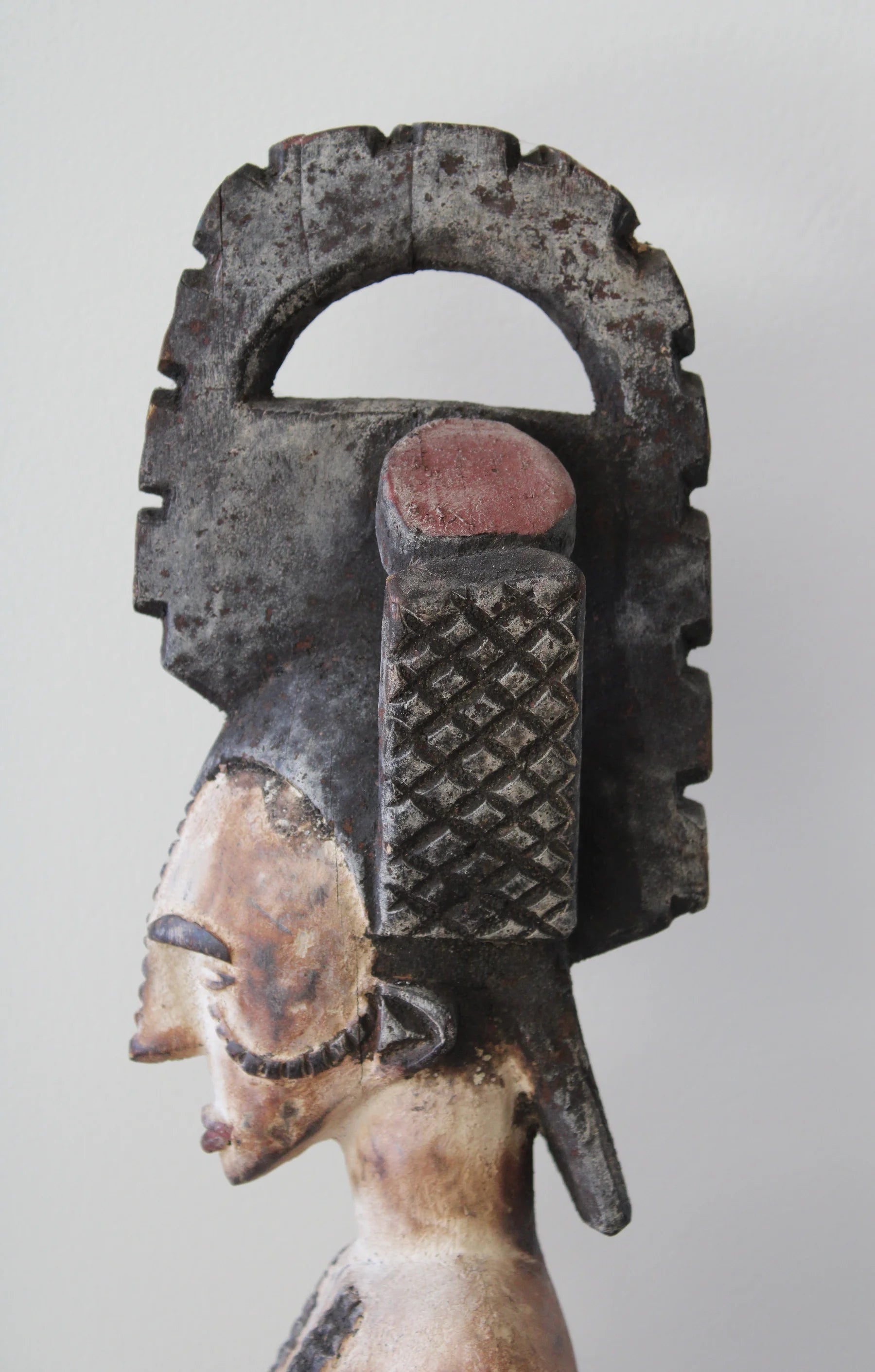 Estatua Femenina Reina Madre Igbo